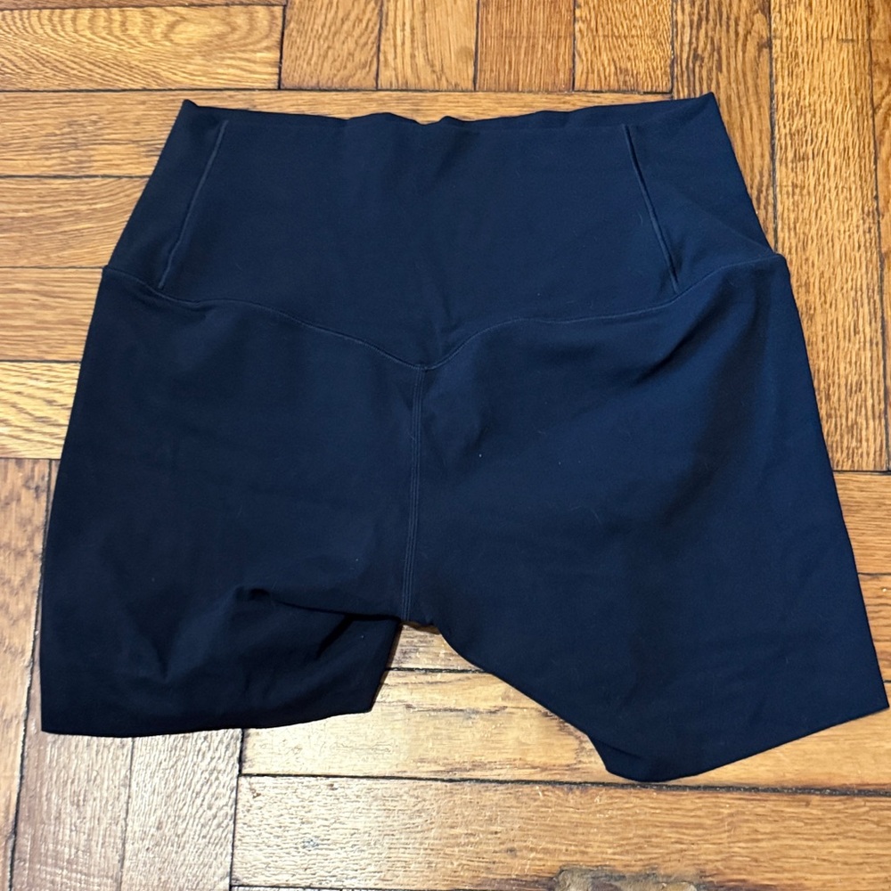 Nike Women's Zenvy Black Athletic Shorts - Picture 2 of 3